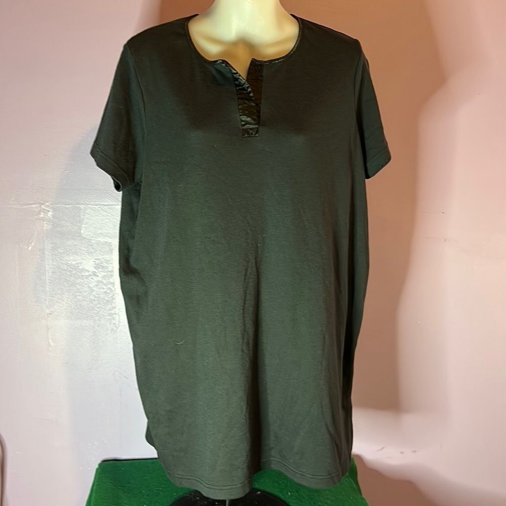 Roaman’s Black Pullover T-Shirt Women’s Medium Cotton Blend Casual Top